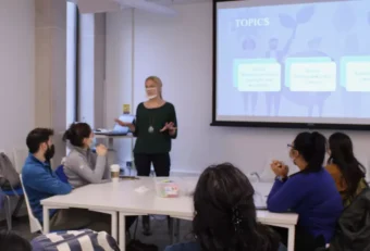 Profesori antreprenori români